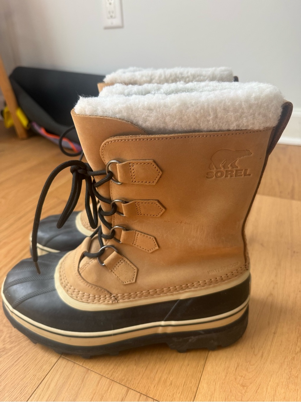 Sorel Men’s Caribou Tan, Black and White Winter Boot